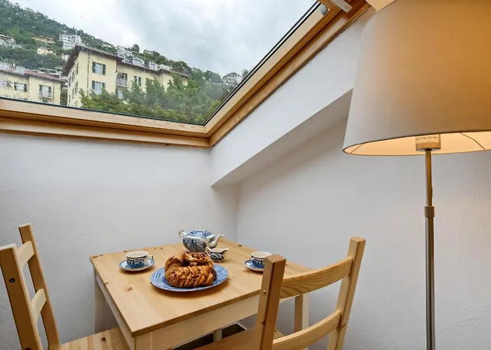Guesthost - Center Apartments! Como