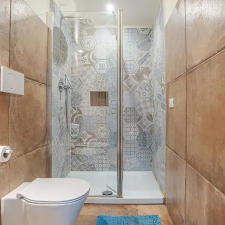 Center Apartments! *