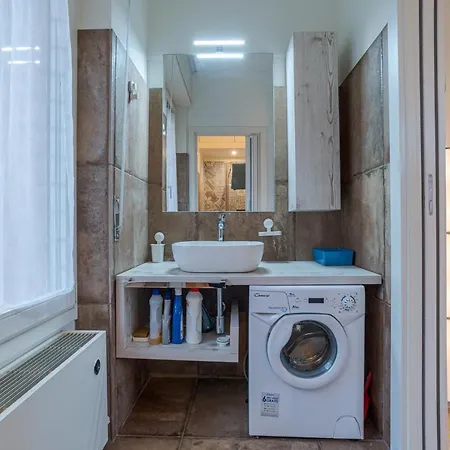 Center Apartments! Como