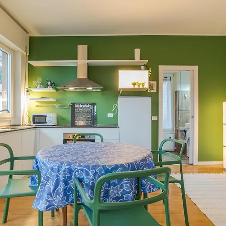 Apartament Center Apartments! Como