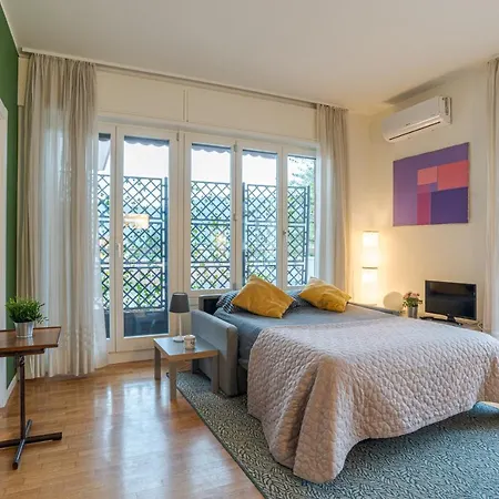 Center Apartments! Apartament *