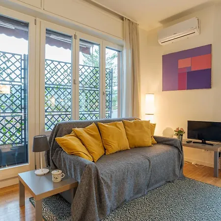 Center Apartments! Apartament Como