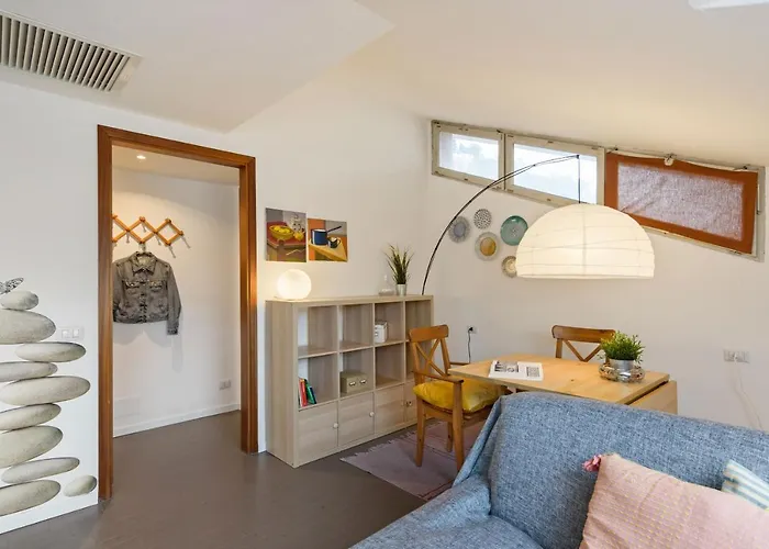 Guesthost - Center Apartments! דירה *